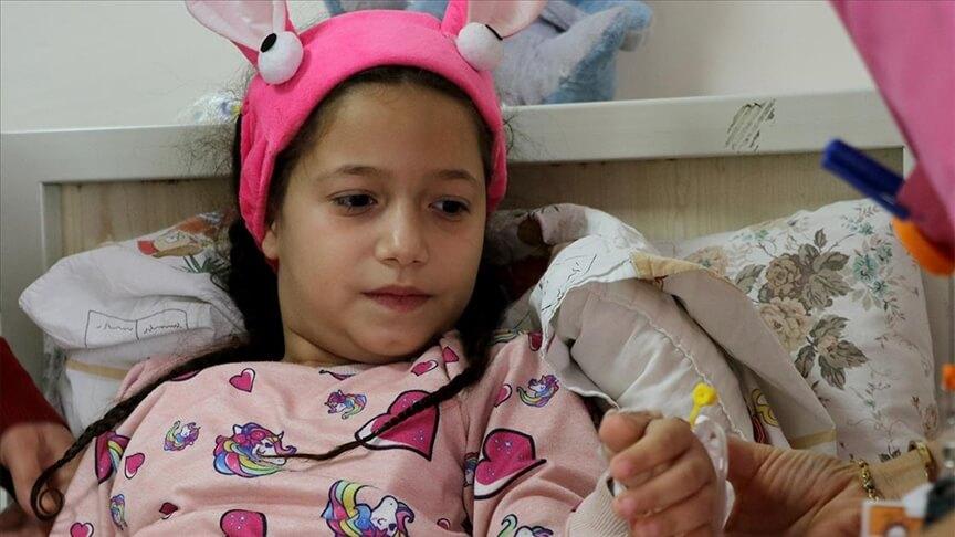 Strep A nedeniyle bademcikleri su bile içemeyecek kadar şişen çocuk 21 günde iyileşti