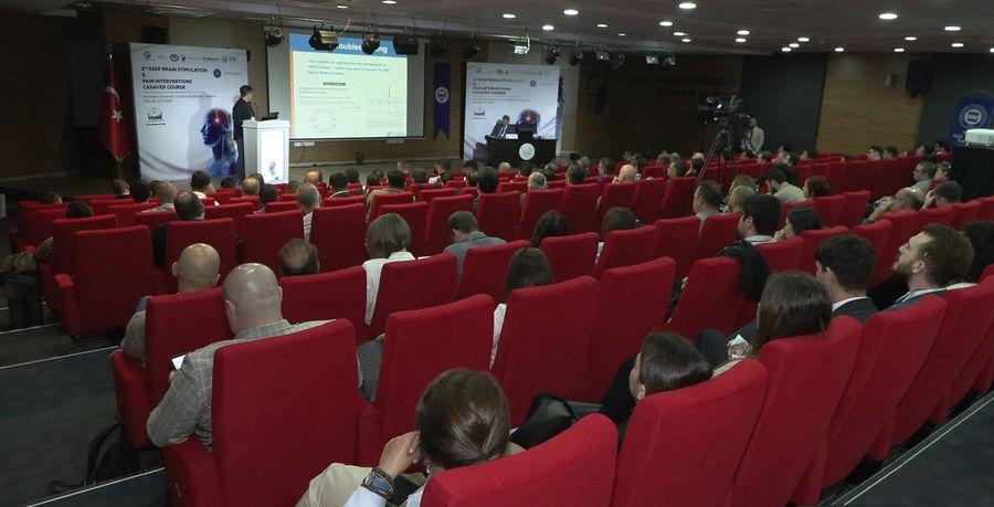 Yabancı doktorlar ‘Derin Beyin Stimülasyon ve Ağrı Müdahaleleri Kadavra Kursu’ için Türkiye’de