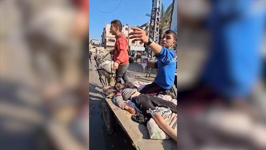 Utandıran görüntü: Gazzeli yaralı çocuk, eşek arabasında böyle taşındı