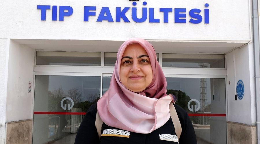 23 yıllık öğretmen, yarım kalan doktorluk hayalinin peşinden gitti