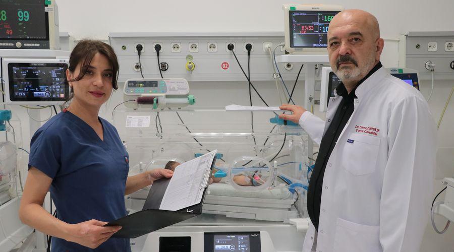 30 bin doğumda bir görülen hastalıkla doğan bebek, ameliyat edildi
