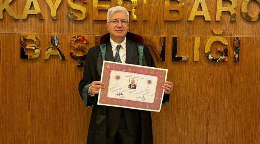 34 yıllık cerrah, sağlıkta şiddet olayları artınca avukat oldu