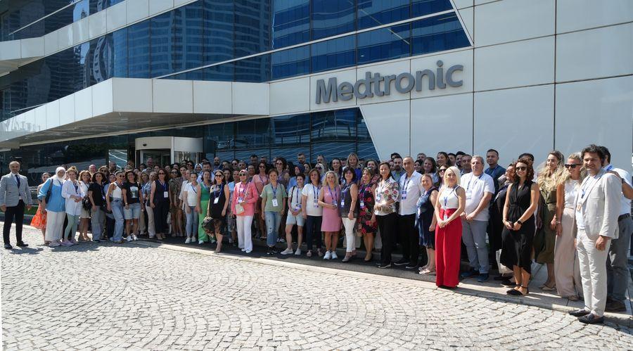 Medtronic, cerrahi alan ve ameliyathane hemşirelerinin klinik becerilerini geliştirmelerine katkı sağlıyor