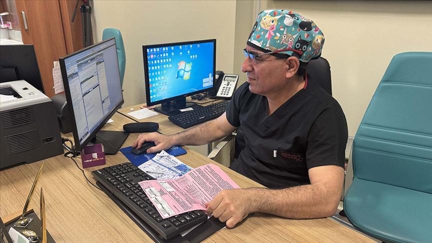 Ahıskalı doktor 'ikinci vatanım' dediği Türkiye'de hastalara hizmet veriyor