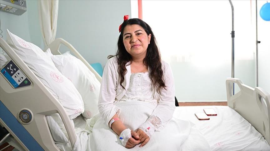 Türkiye'de bir ilk! Akciğer nakilli hasta anne oldu