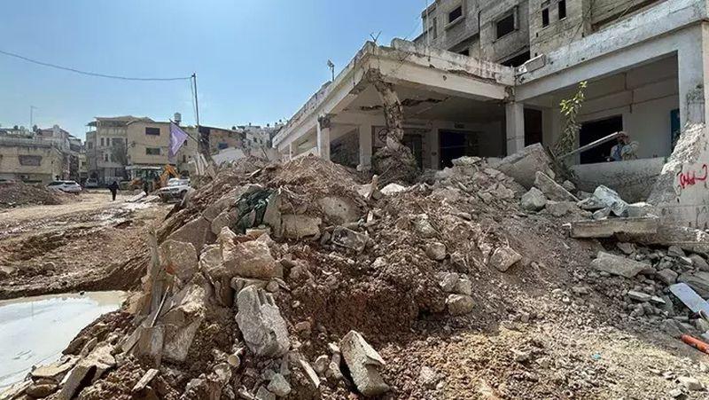 İsrail, Gazze'deki Aksa Hastanesini vurdu