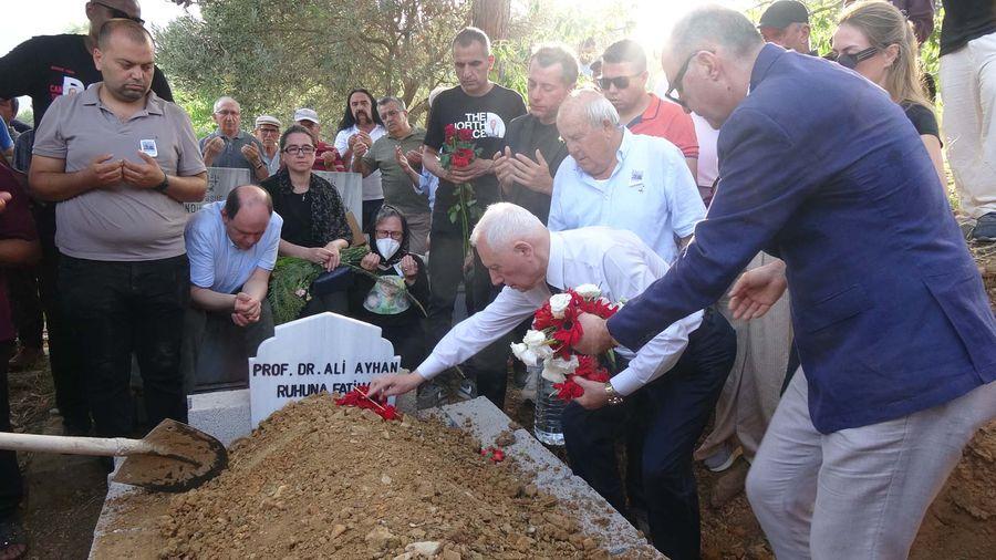 Prof. Dr. Ali Ayhan, memleketi Anamur'da toprağa verildi