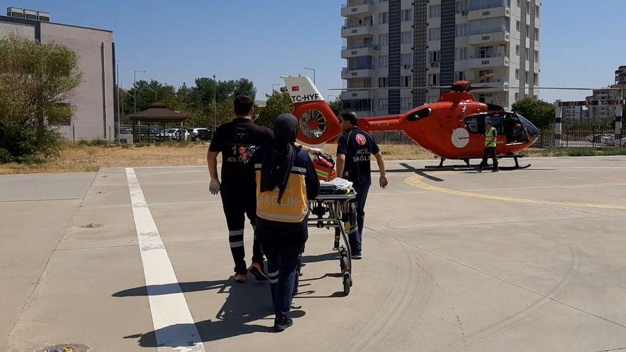 Diyarbakır'da ambulans helikopter kalp krizi geçiren hasta için havalandı
