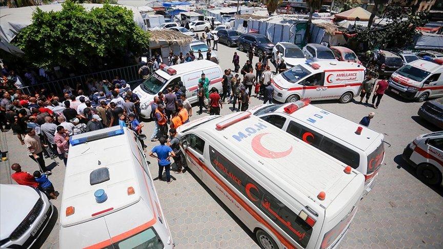 Gazze Ambulans ve Acil Durum Müdürü'nün İsrail'in saldırısında öldürülmesi protesto edildi