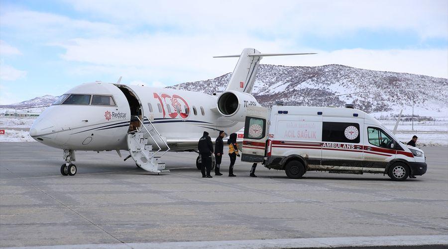Bingöl'de kalçası kırılan çocuk ambulans uçakla Ankara'ya sevk edildi