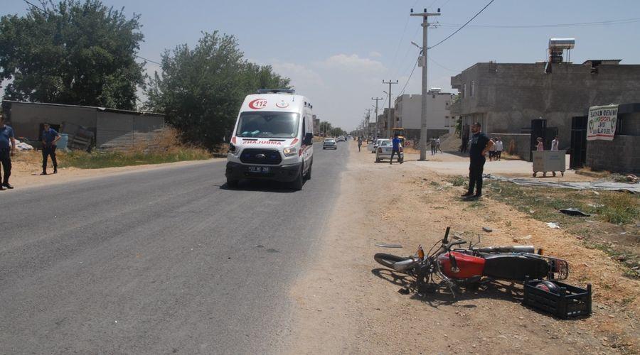 Diyarbakır'da ambulansla çarpışan motosikletin sürücüsü yaralandı