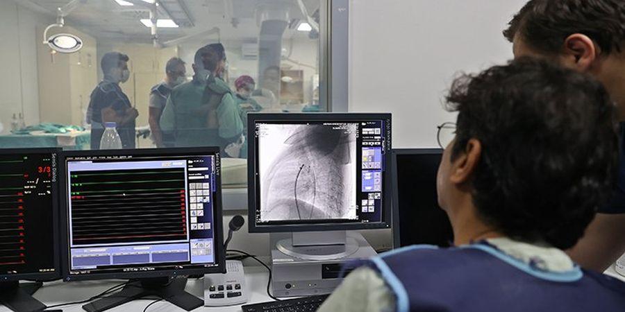 9 aylık Ela'nın kalbindeki delik ameliyatsız anjiyo yöntemiyle kapatıldı