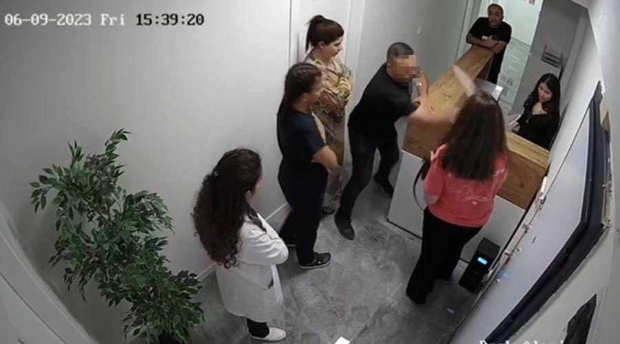 Sağlık çalışanlarını darbedip, hasta formlarını gasbettiler