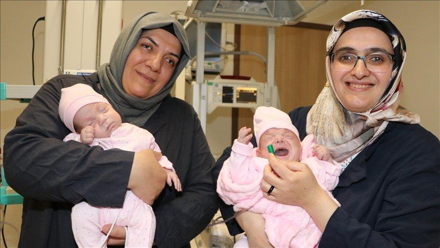 Organları gelişmeden doğan Asel bebekler, 4 ay sonra ana kucağında