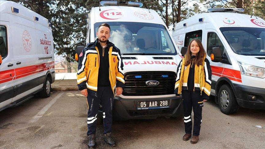 Acil tıp teknisyeni abla kardeş aynı ambulansta görev yapıyor