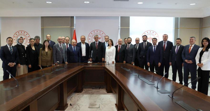 Bakan Memişoğlu duyurdu: Yaşam koçlarına denetim geliyor!