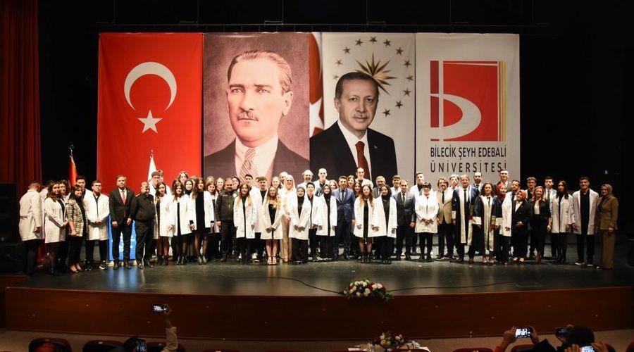 Bilecik'te diş hekimliği öğrencileri ilk kez beyaz önlük heyecanı yaşadı