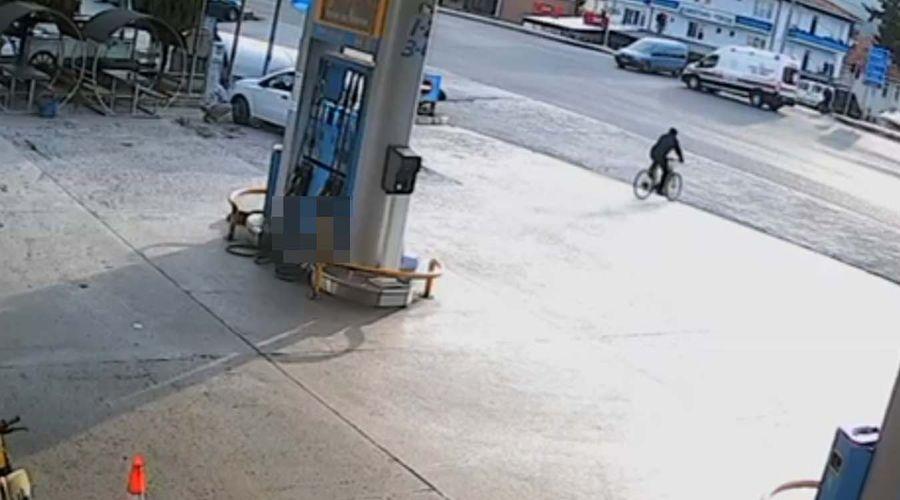Bolu'da ambulans ile hafif ticari aracın çarpışması kamerada