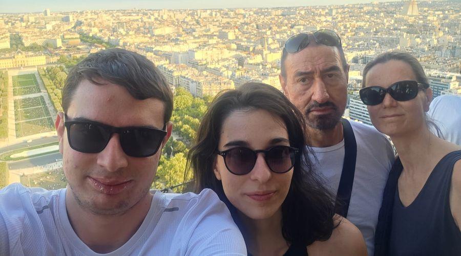 İkizler, doktor babalarının mezun olduğu üniversiteyi kazandı
