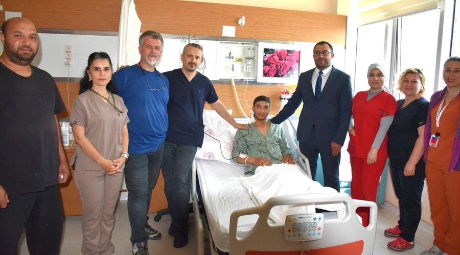 Çanakkale'de ilk kez yapılan ameliyatla 15 yaşındaki çocuğun kalbindeki delik kapatıldı