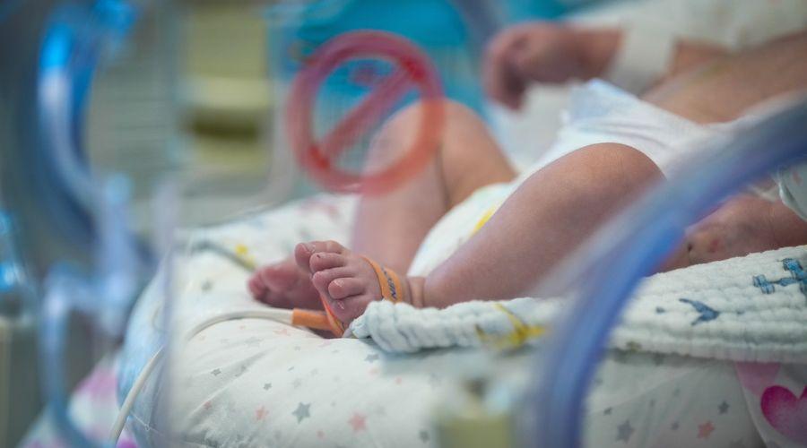 Doğuştan kalp hastalığıyla mücadele eden prematüre bebek hayata tutundu: ‘Dünyada sayılı örneklerden biri’