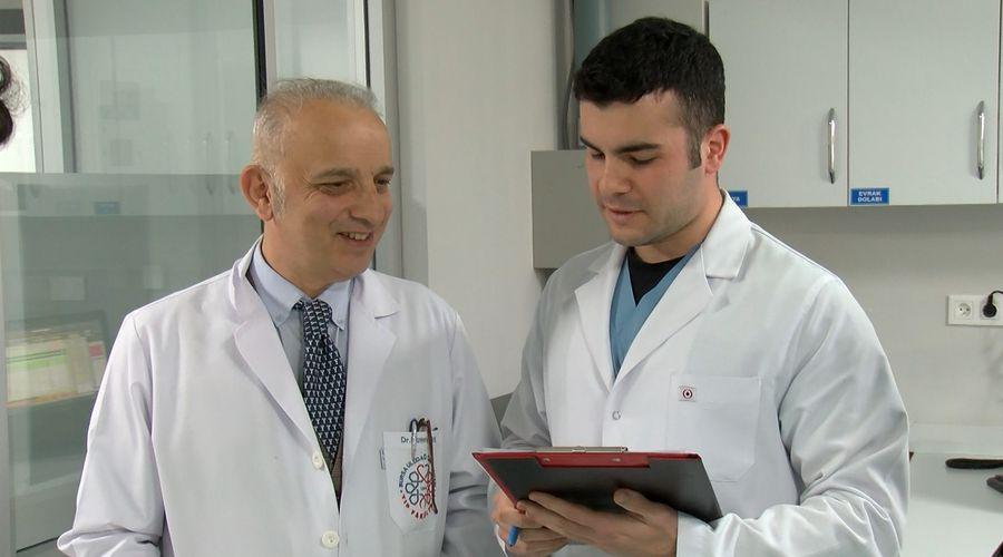 Babasının izinden gidip genel cerrahiyi seçti... 'Memleketin cefakar hekimlere ihtiyacı var'