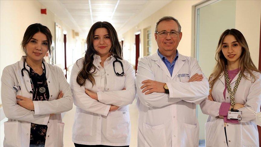 'Türkiye sevdalısı' yabancı hekimler özveriliyle görev yapıyor