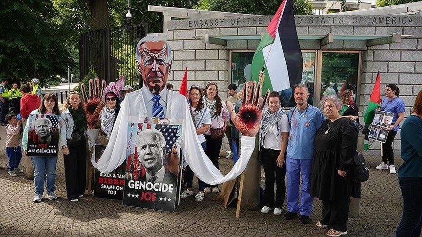 Dublin'de sağlık çalışanlarından Filistin'e destek gösterisi