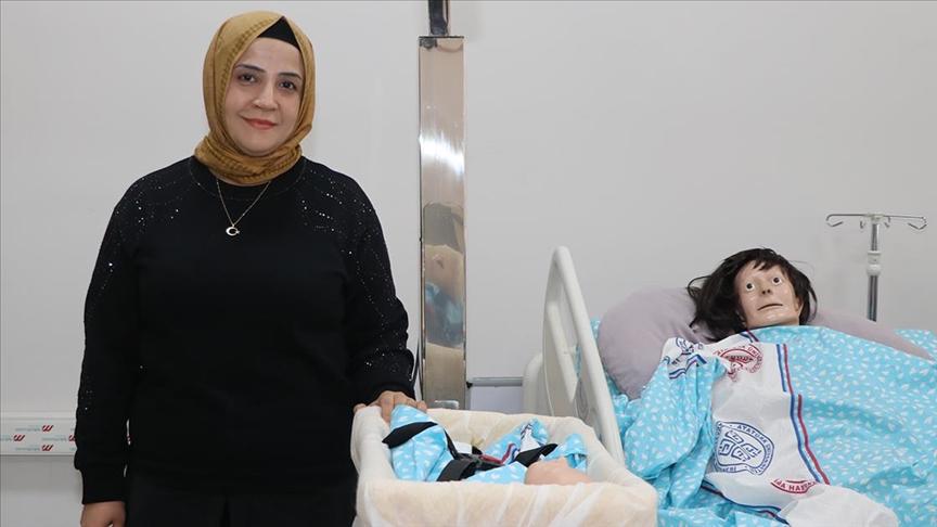 Ebenin geliştirdiği beşik annelere emzirme kolaylığı sağlıyor