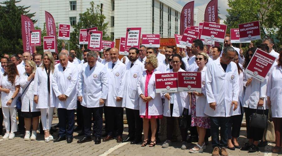 Eczacılardan 'yeni eczacılık fakültesi açılmasın' talebi
