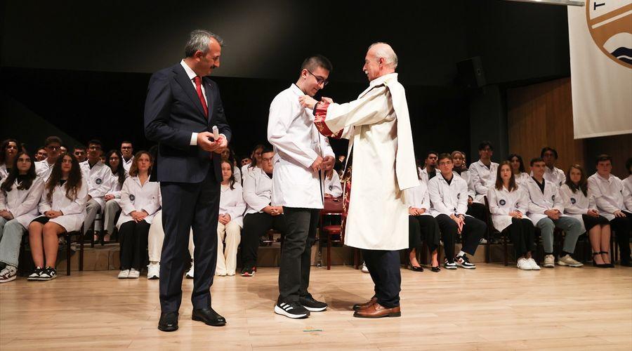 Trakya Üniversitesi Tıp Fakültesinde beyaz önlük giyme töreni
