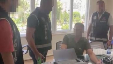 Özel hastane denetiminde rüşvet! SGK eski il müdürü ve 2 müfettişin tutuklanma anı kamerada