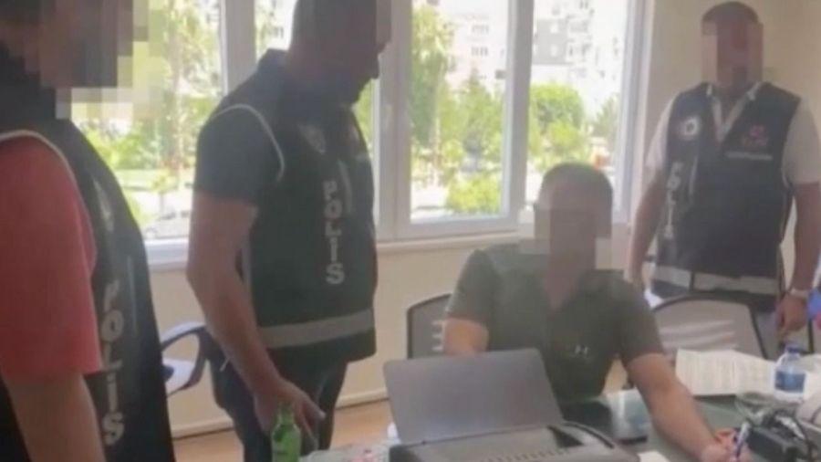 Özel hastane denetiminde rüşvet! SGK eski il müdürü ve 2 müfettişin tutuklanma anı kamerada