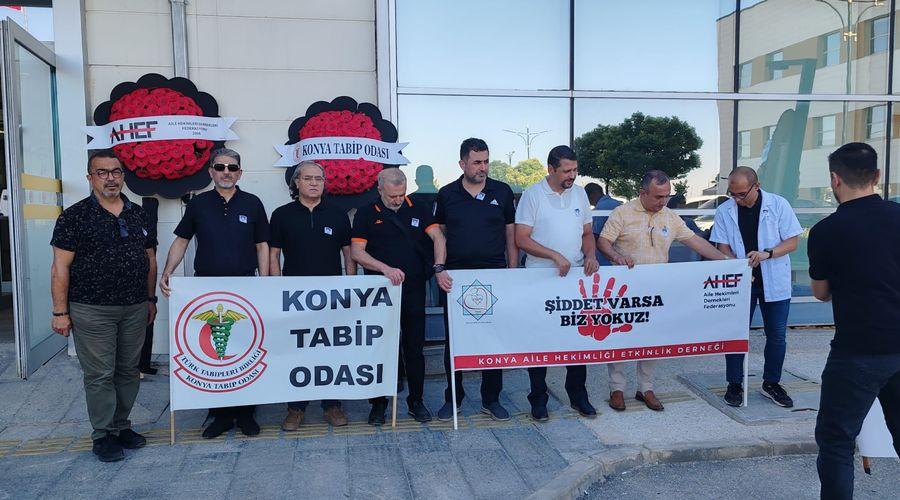 Hasta yakınının silahlı saldırısında hayatını kaybeden Dr. Karakaya anıldı