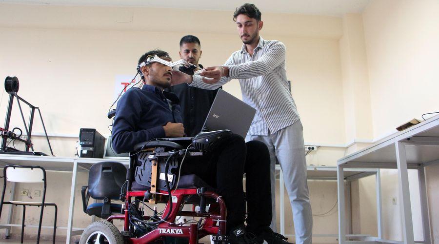 Göz bebeğiyle kontrol edilen elektrikli sandalye geliştirdiler