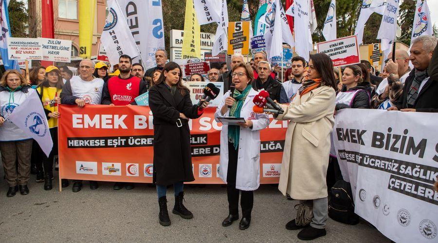 Aile hekimlerinin eylemi devam ediyor: Hastanede görev yapan doktorlar da destek verdi