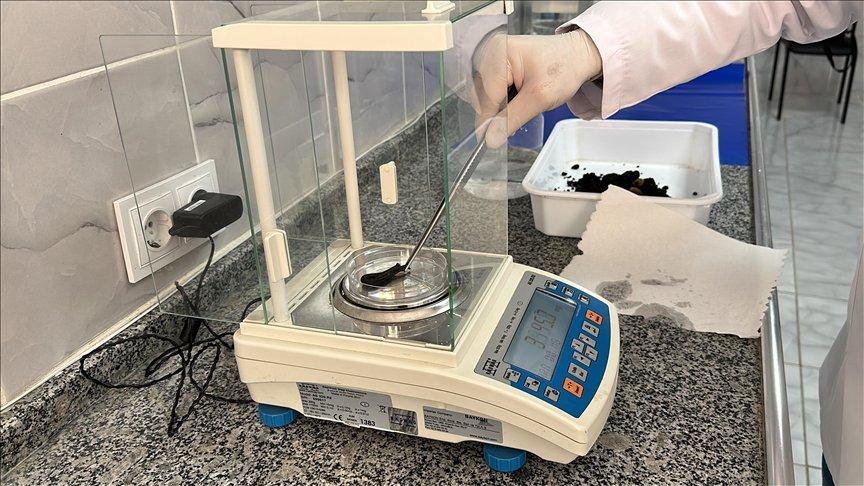Isparta'daki araştırma ve üretim merkezinde 'tıbbi sülük' yetiştiriliyor