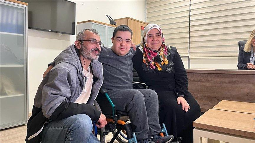 Kalbinde doğuştan 3 delik bulunan down sendromlu Yusuf, ameliyatla sağlığına kavuştu