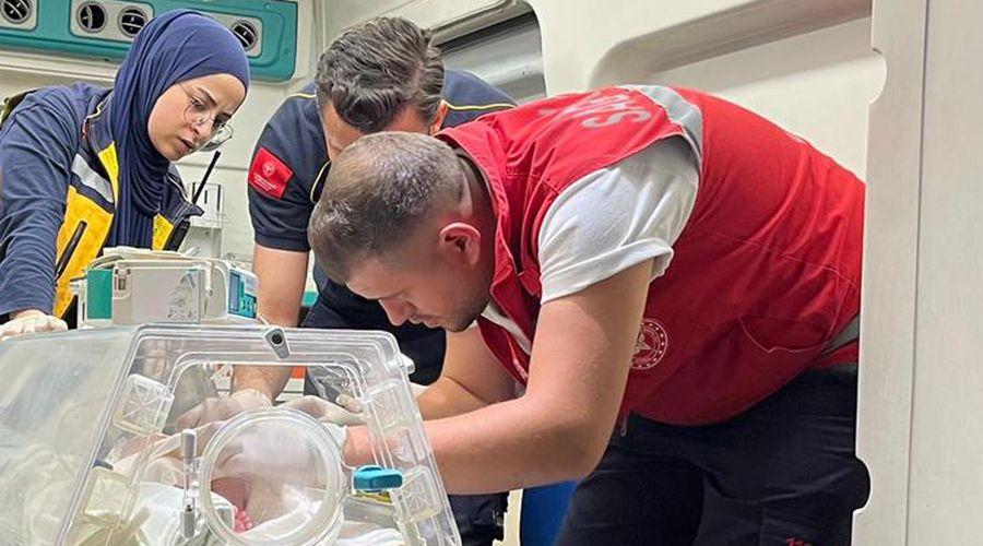 Kalp rahatsızlığı bulunan Selin bebek, ambulans uçakla sevk edildi