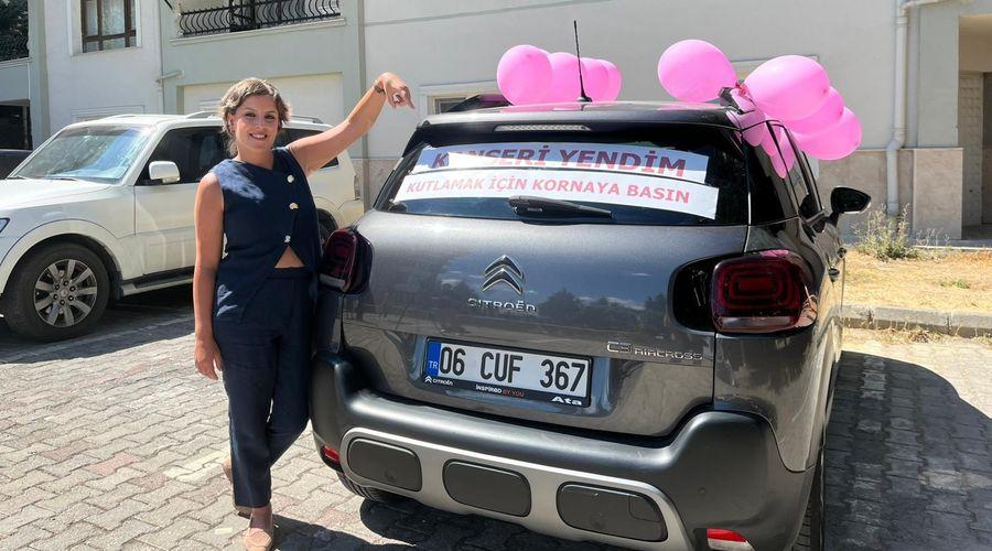 Kanseri yenen Pelin hemşire, aracıyla Ankara turu attı