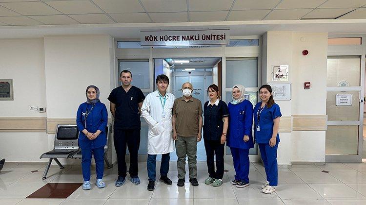 Kolon kanseri sonrası lösemiye yakalanan hastaya yarı uyumlu kök hücre nakledildi