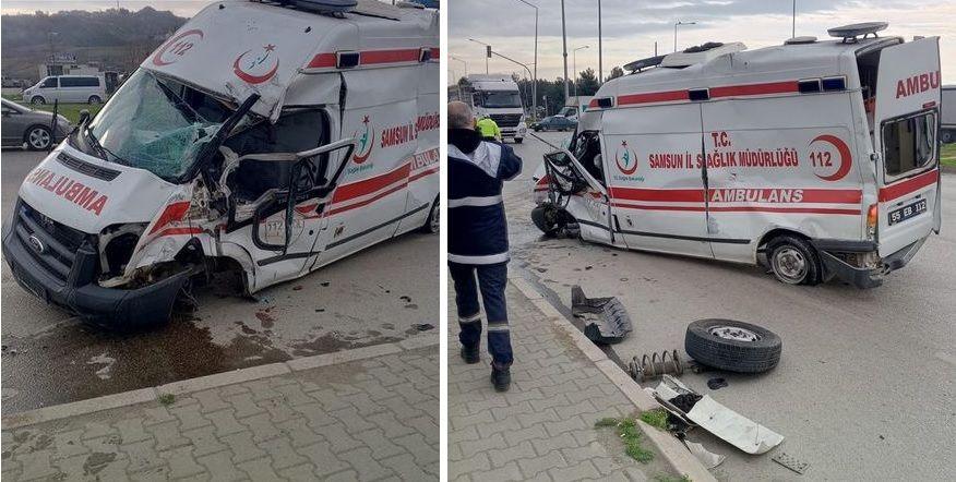 TIR ile ambulans çarpıştı: 1 yaralı