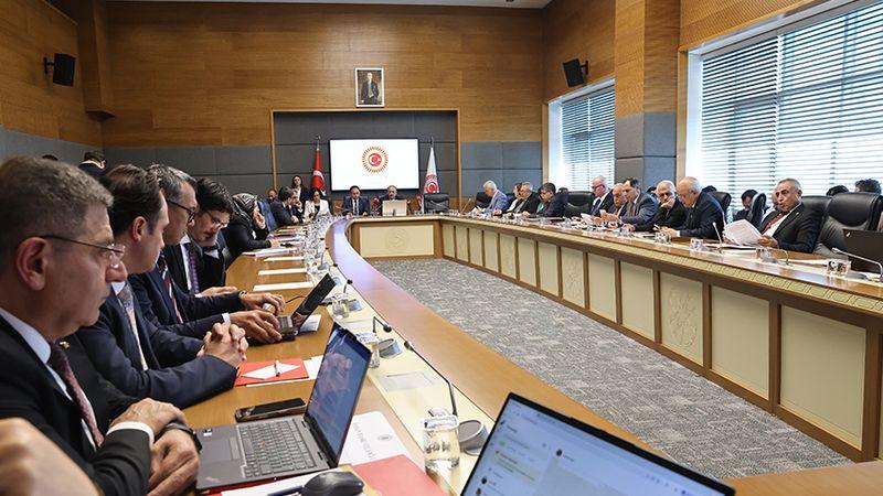 Sağlık alanında köklü değişiklikler içeren kanun teklifi Komisyonda kabul edildi