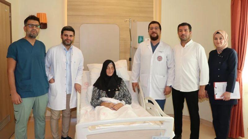 Konuşmayı unutturan tümörden 'uyanık ameliyat'la kurtuldu