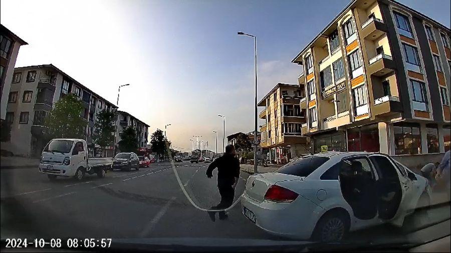 Düzce'de motosiklet, otomobile çarptı: İlk müdahale yoldan geçen doktordan