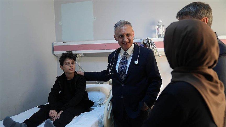 Kalbindeki delik, kalp zarından yapılan yamayla kapatıldı