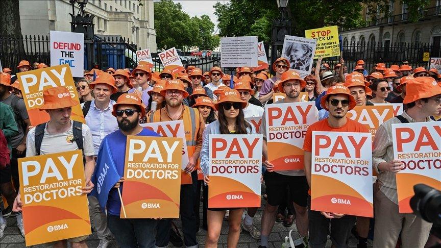 İngiltere’de pratisyen hekimler 11’inci kez greve gitti!