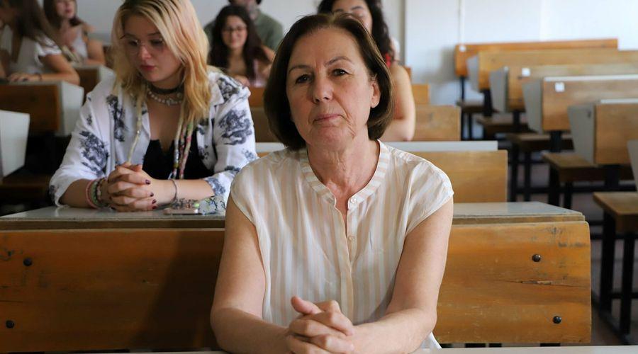 Profesör, emekli olduğu üniversiteye öğrenci olarak döndü