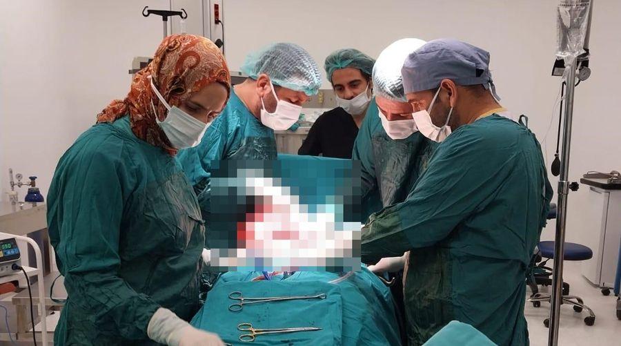 Rahminden 35 santimlik miyom çıkarıldı