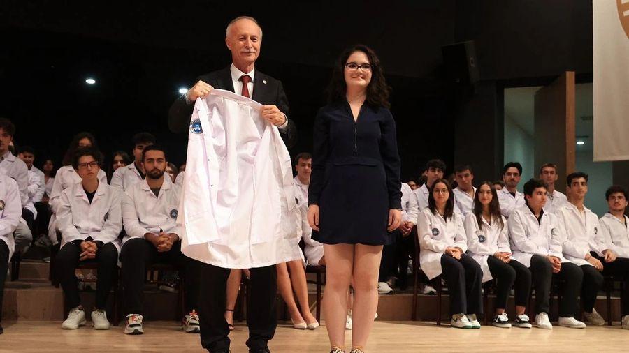 Rektörden doktor adaylarına 'güler yüz' tavsiyesi